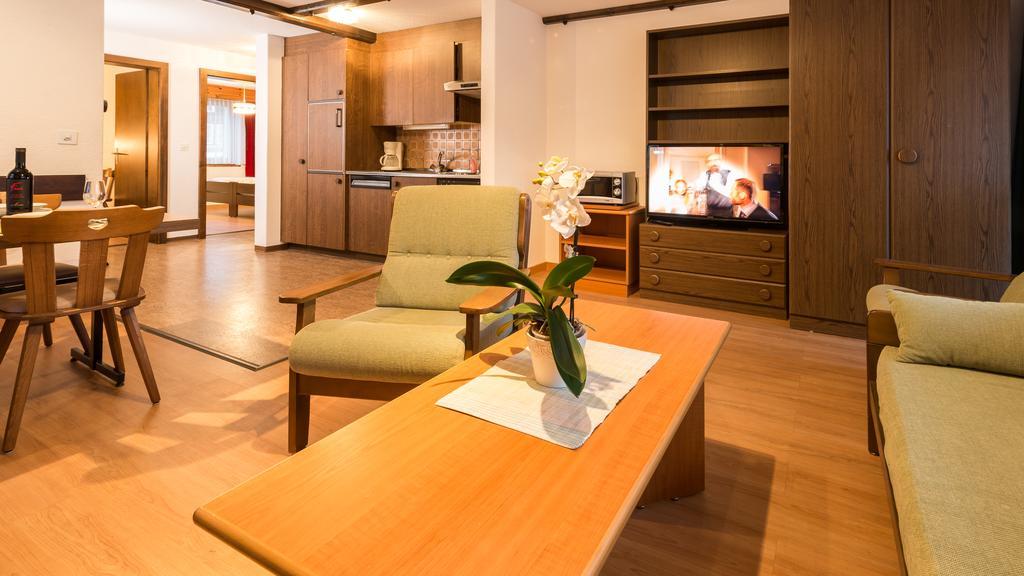 Haus Alba Apartment Saas-Almagell ภายนอก รูปภาพ